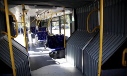 В Риге пассажира автобуса зажало в дверях, водитель и пострадавший в больнице