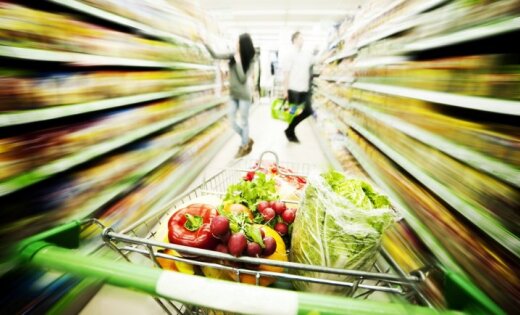 Во Франции супермаркетам запретили выбрасывать еду