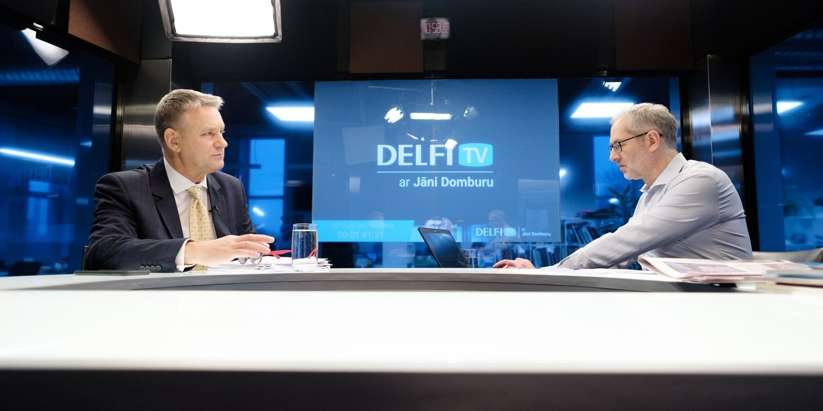 'Delfi TV ar Jāni Domburu' atbild Nauris Puntulis. Sarunas teksts