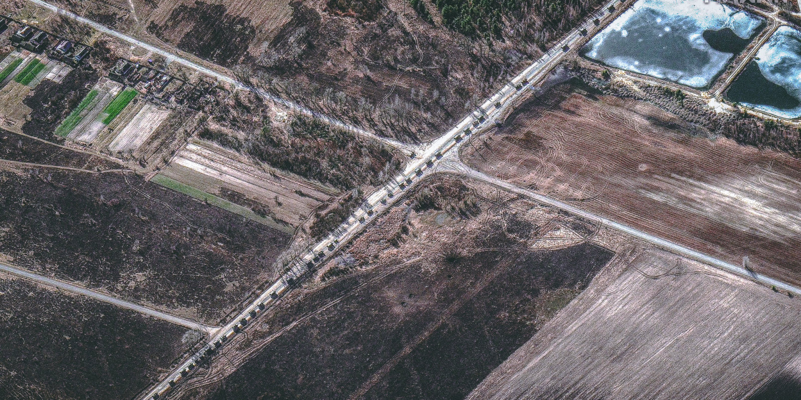 Kā 30 ukraiņi ar droniem un kvadricikliem apstādināja 64 kilometrus garo krievu kolonnu