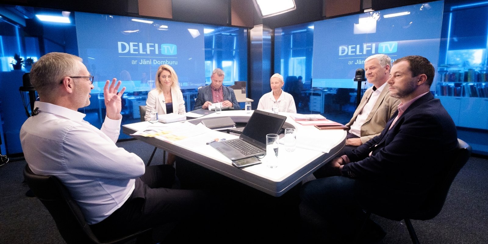 'Delfi TV ar Jāni Domburu' atbild JRT rekonstrukcijas projekta autori un būvnieki. Diskusijas teksts.