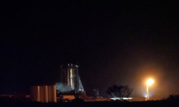 'SpaceX' veiksmīgi aizvada Marsa raķetes prototipa testu