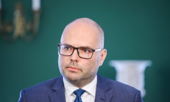 Фактчек: Аболиньш лишь отчасти прав в отношении доминирования русскоязычных СМИ в Латвии