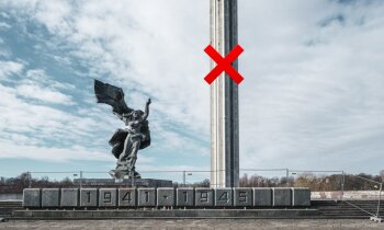 'Pašcieņas jautājums' – Rīgas dome lemj nojaukt pieminekli Uzvaras parkā