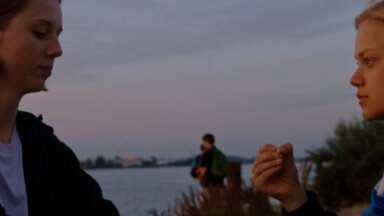Amerikāņu izplatītāji iegādājušies tiesības izrādīt latviešu filmu 'Neona pavasaris'