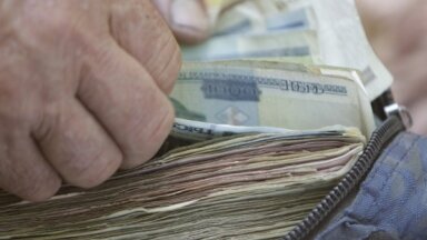 Minska maksājumus par eiroobligācijām veiks Baltkrievijas rubļos