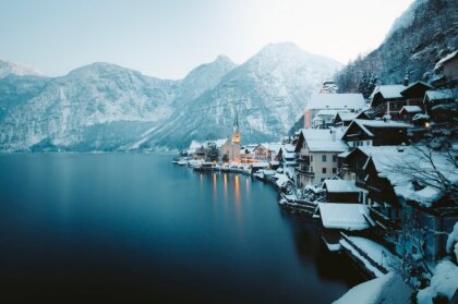 Septiņi ciemati Eiropā un Grenlandē, kur baudīt idilliskus ziemas skatus