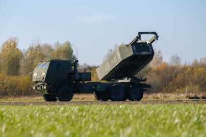 Lietuva paraksta 495 miljonu dolāru līgumu ar ASV par HIMARS iegādi