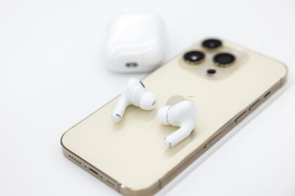 Jaunās otrās paaudzes austiņas 'AirPods Pro' jau Latvijā