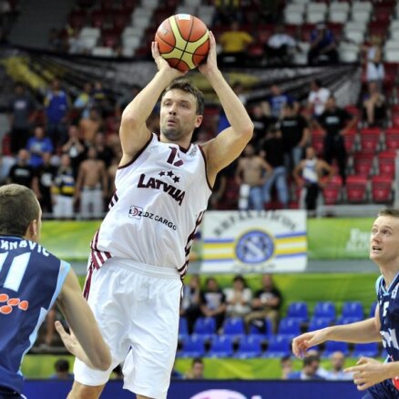 Латвия начинает чемпионат Европы с победы