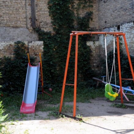 ФОТО: В Риге закрылся садик, создававший угрозу для детей