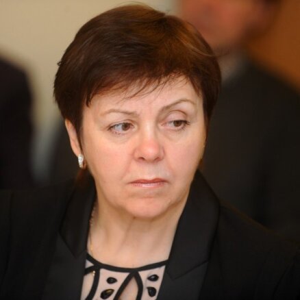 Zenta Tretjaka uzņemas Saeimas deputātes pienākumus