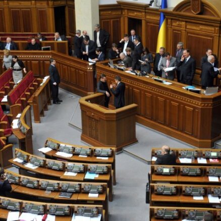 Ukrainas parlaments atbalsta likumu par Donbasa īpašo statusu un amnestiju
