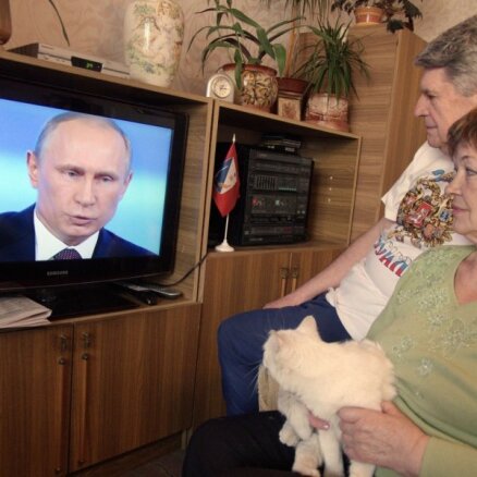 Krievijas TV kanālus Latvijā ierobežo dezinformācijas un naidīga satura dēļ