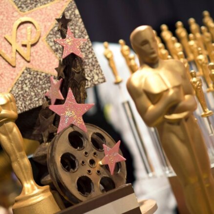 Izziņotas 'Oskaru' nominācijas; līderos 'Suņa spēks' un 'Kāpa'