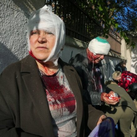 Правда ли, что на видео запечатлены киевляне, изображающие жертв ракетного удара?