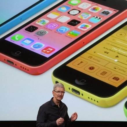 Pirmoreiz 'Apple' viedtālruņu klāstā divi jauni modeļi