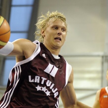 Latvijas U-20 basketbolisti iekļūst Eiropas čempionāta ceturtdaļfinālā