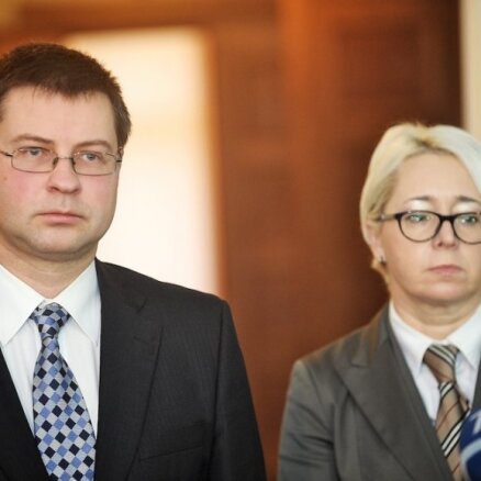 Dombrovskis par Krūmanes atkāpšanos: situācija ir duāla