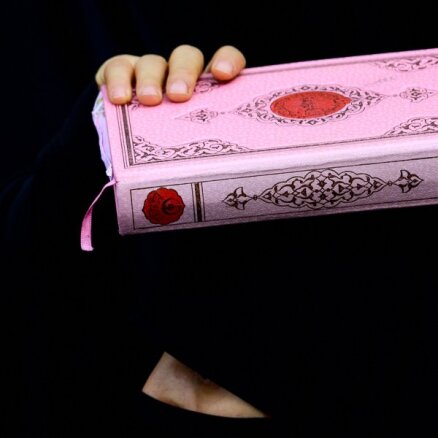 Atļaujot Korāna dedzināšanu, Zviedrija ir līdzzinātāja naida noziegumā, paziņo Čavušoglu