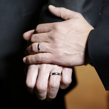 Čehijas valdība atbalsta likumprojektu par viendzimuma laulībām