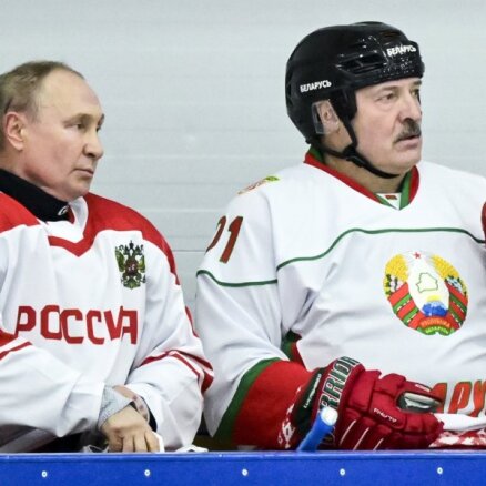 Lukašenko uz Kazahstānu sūta līdz 300 karavīru
