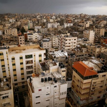 Izraēla Gazā bombardējusi 'Hamas' pazemes pozīcijas
