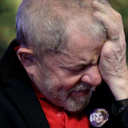 Bijušajam Brazīlijas prezidentam Lulam par korupciju piespriež deviņu gadu cietumsodu
