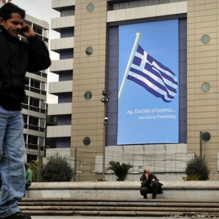 Grieķijas tautsaimniecība gada laikā sarūk par 6,2%