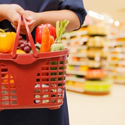 Saeimas komisija vērtēs priekšlikumu par samazinātā PVN piemērošanu pārtikai