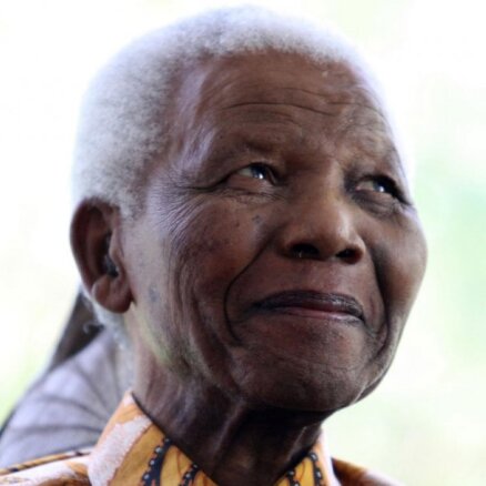 Nelsons Mandela atkal nogādāts slimnīcā
