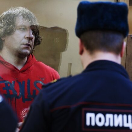 Александр Емельяненко получил 4,5 года колонии за изнасилование