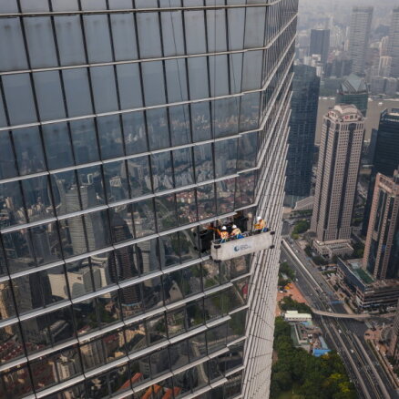 Ķīna ierobežo debesskrāpju būvniecību mazāk apdzīvotās pilsētās