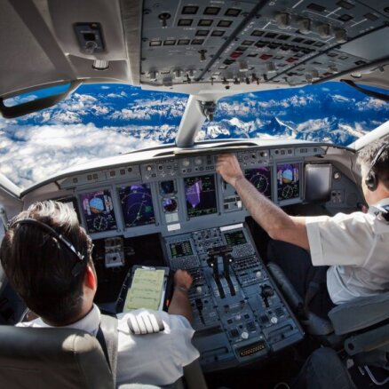 Дальше сами: Авиакомпании хотят, чтобы пассажирским самолетом управлял только один пилот
