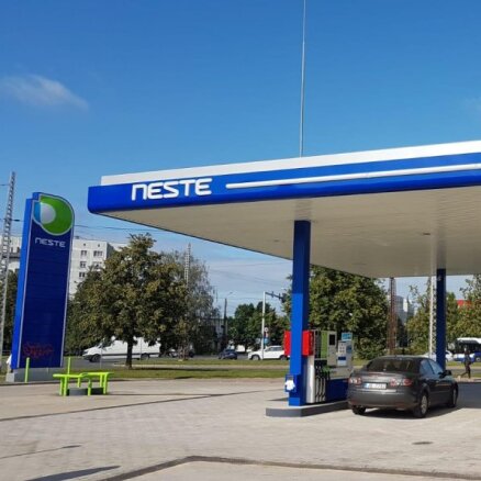Названы лидирующие латвийские компании по объему продаж топлива на заправках