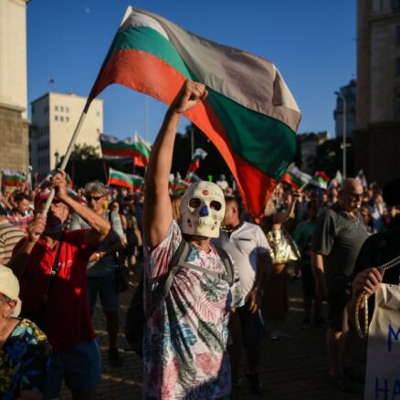 Протестующие в Болгарии вступили в стычку с полицией