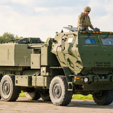 Latvija izlemj pirkt sešas artilērijas sistēmas HIMARS