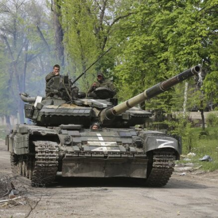Ukraiņi atvairījuši uzbrukumu ‘Azovstaļ’; kauja turpinās