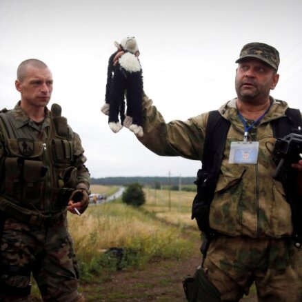 Trīs gadi kopš 'MH17' notriekšanas; Kremlis turpina atgaiņāties