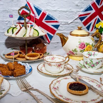 Lielbritānija svin karalienes Platīna jubileju ar jaunu karalisko desertu