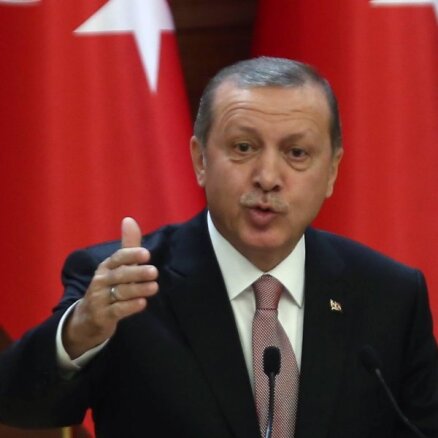 Эрдоган назвал клеветой заявления о торговле нефтью с ИГ и предостерег Россию "не играть с огнем"