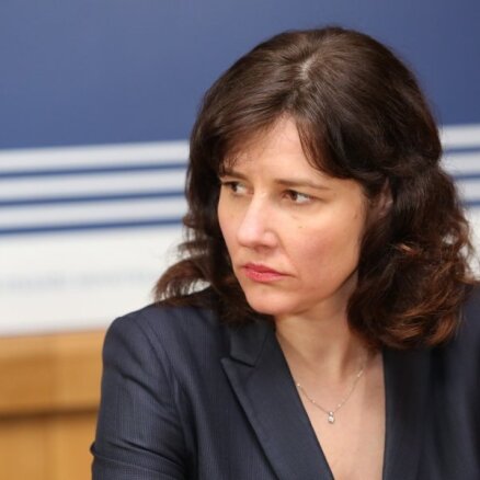 Vismaz uz izmeklēšanas laiku Rimšēvičam jānoliek pilnvaras, paziņo Reizniece-Ozola