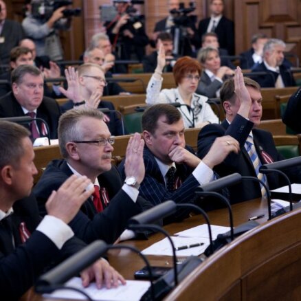 Opozīcija prasa veidot parlamentāro komisiju Krājbankas kraha izmeklēšanai