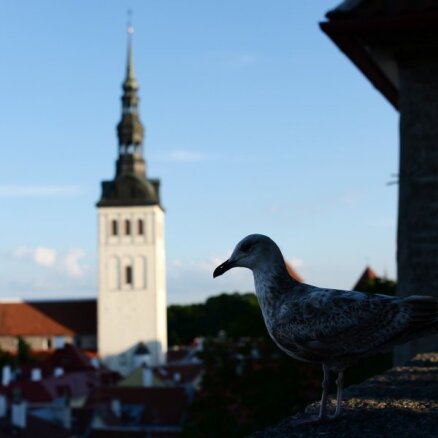 'Covid-19': Igaunijā ārkārtējā situācija; Viļņā slēdz skolas