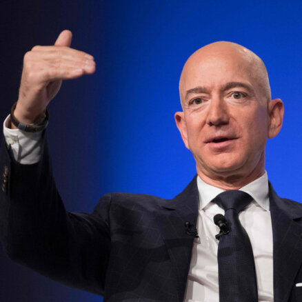 Bezoss pārdevis 'Amazon' akcijas vairāk nekā 2 miljardu dolāru vērtībā
