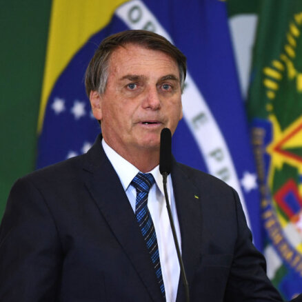 Covid-19: Bolsonaru tautiešus mudina nečīkstēt par mirstības palielināšanos