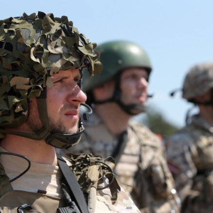 Экс-генерал: зеленых юнцов в армию Латвии призывать не стоит