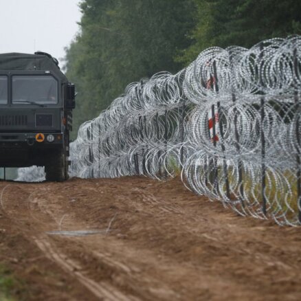 Польша начала строительство укрепленных заграждений на границе с Беларусью