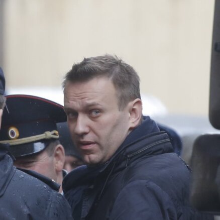 Навальный арестован на 15 суток и оштрафован на 20 тысяч рублей за митинг