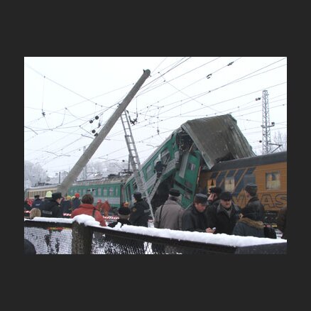 Rīgas centrā notikusi vilcienu katastrofa, trīs bojā gājušie (papildināts)
